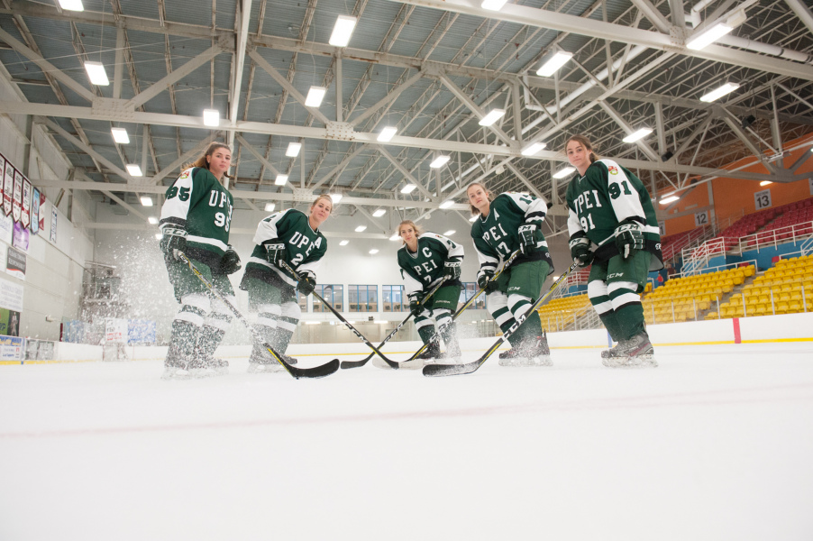 UPEI Women's Hockey players