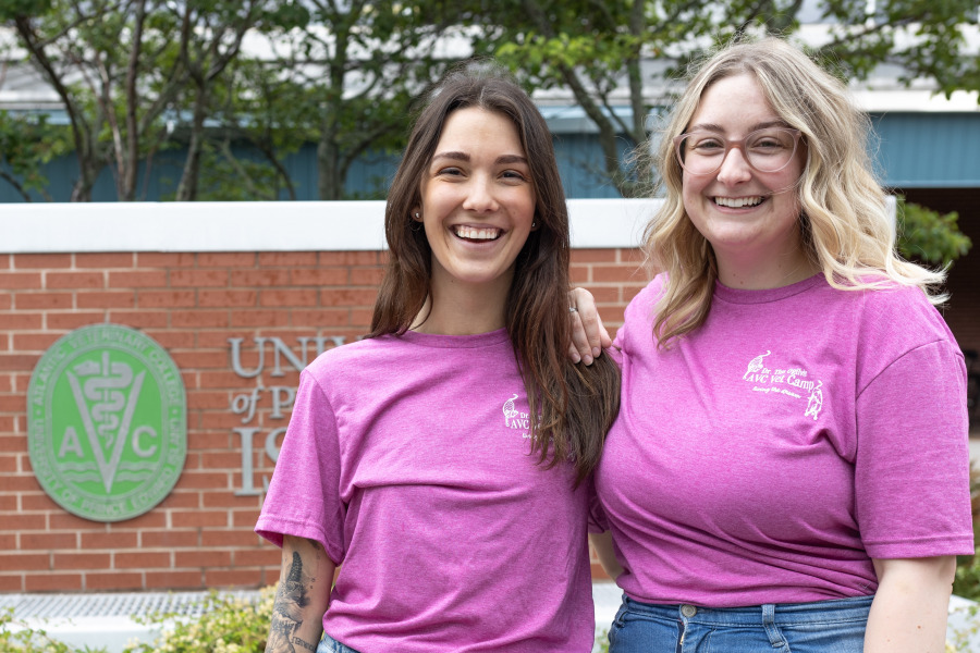 Lindsay Gallant and Julia Skinner