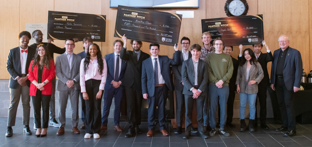 Group photo of all MacLauchlan Panther Pitch live pitch winners with H. Wade MacLauchlan (representing the family of Harry W. MacLauchlan).